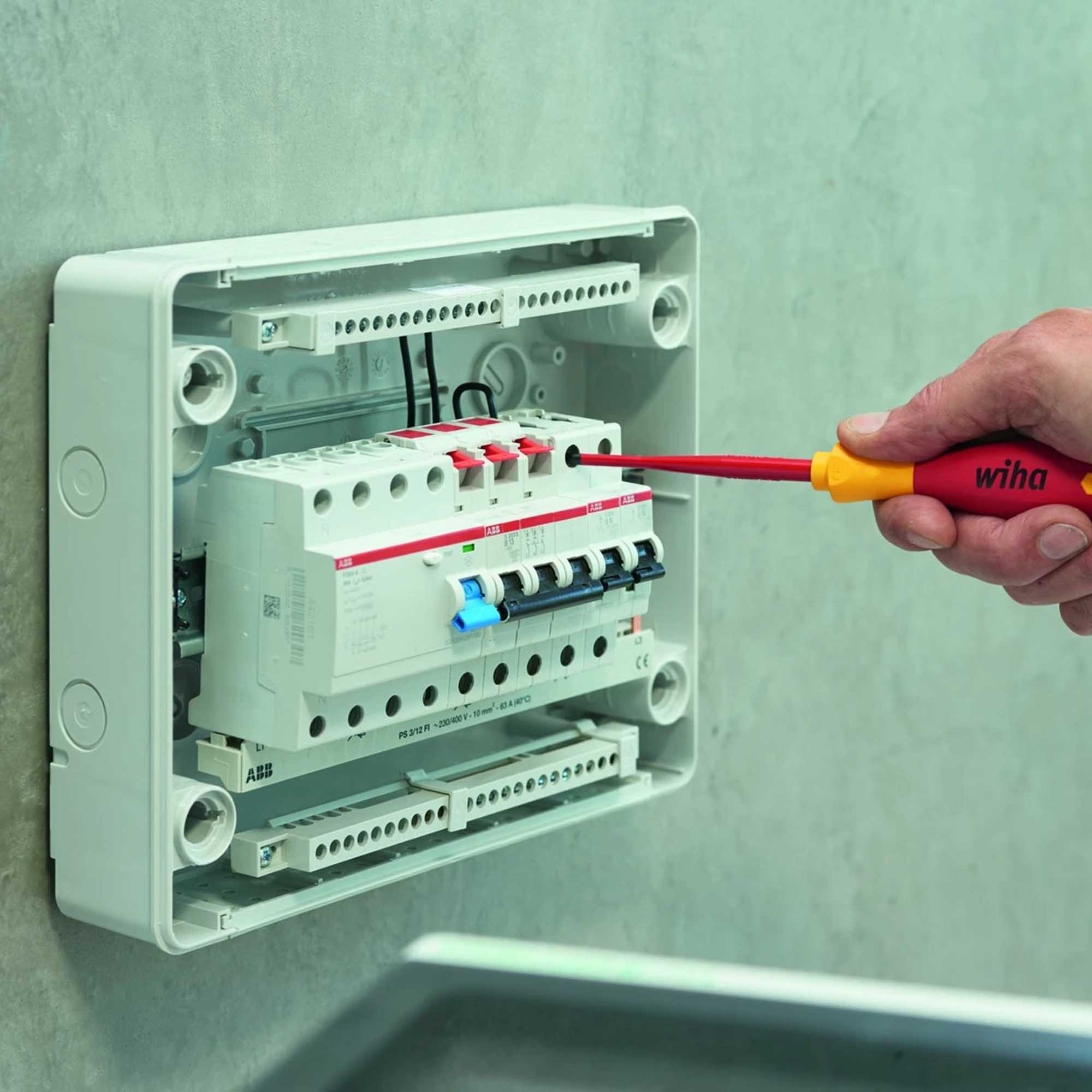 Отвертка диэлектрическая SoftFinish Electric SlimFix SL/PZ1х80мм Wiha 3281 36329